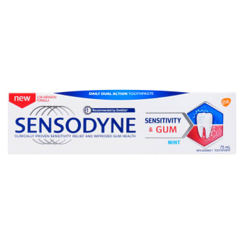 Sensodyne Daily Dual Action Toothpaste Sensitivity & Gum Whitening 75 ml